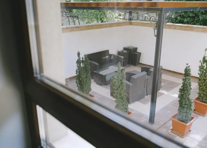 Centre - Two Bedroom * Warna