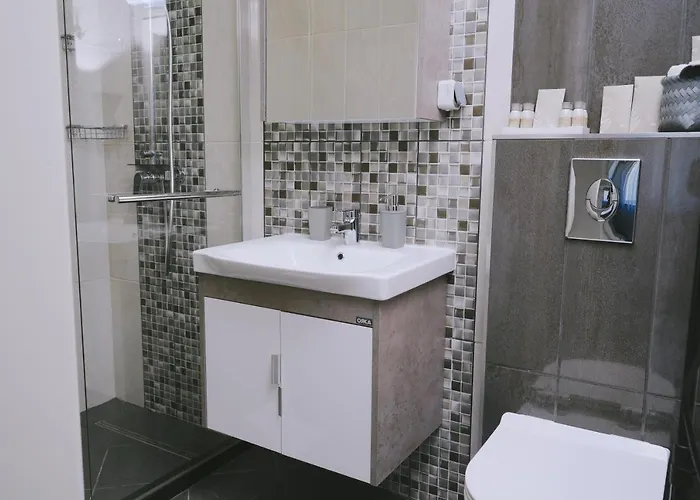 Centre - Two Bedroom Warna